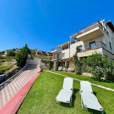 Koumaros Villa *