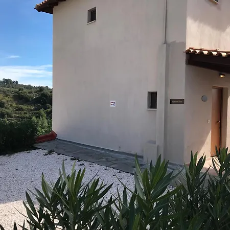 Villa Koumaros *