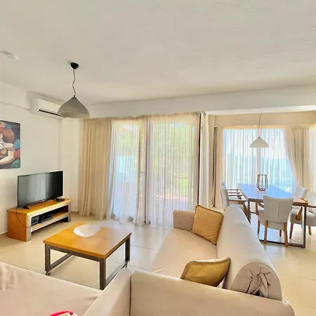 Koumaros アギア・パラスカヴィ