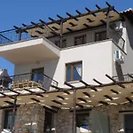 Koumaros Villa *