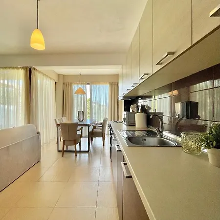 Koumaros Villa *