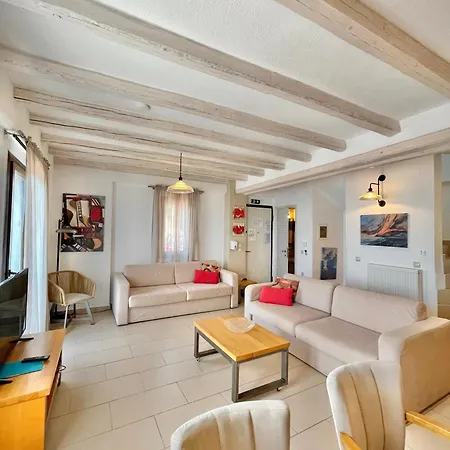 Villa Koumaros *